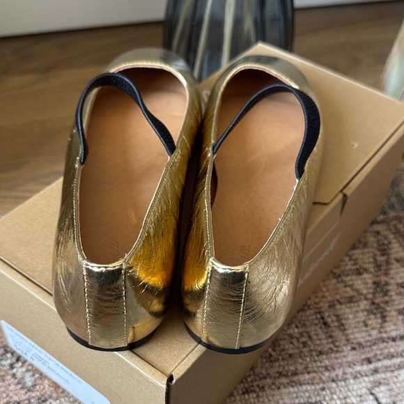 NWT Madewell Gold Mary Jane Flats with Black Strap - Picture 2 of 9